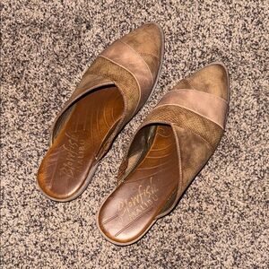 Blowfish Men's Brown and Tan Slip-On Loafers